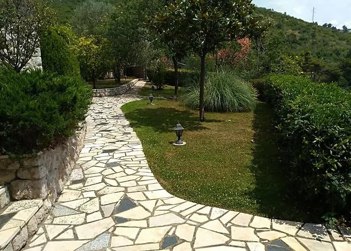 Mediterranean Garden شقة غييكا