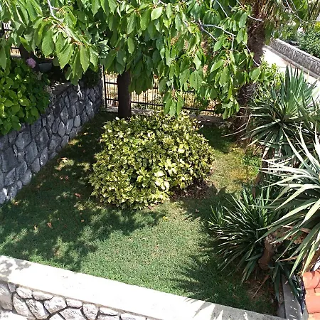 Mediterranean Garden Apartmán *